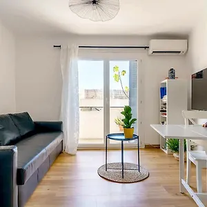 Entièrement Rénové, Ensoleillé, à 3mn De La Gare St Charles, Avec La Vue Sur Notre-dame De La Garde Marsella
